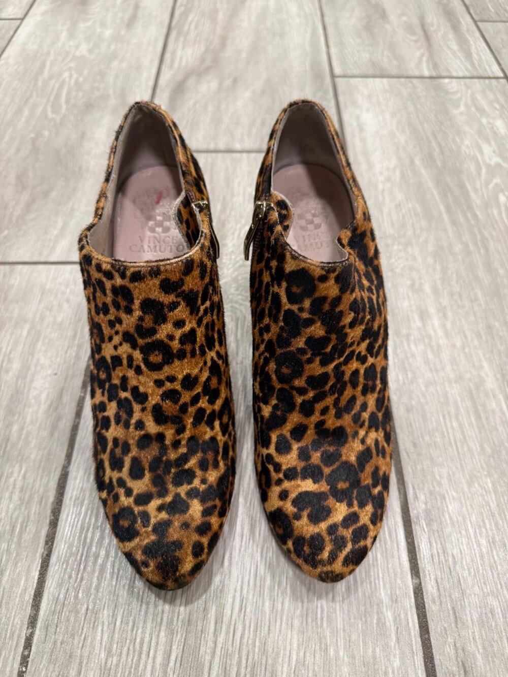 Vince Camuto Leopard Print Calf Hair Ankle Booties Size 8.5
